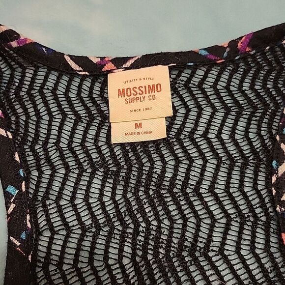 🫧 Mossimo Supply Co Size Medium Tank with mesh back. Black w/ Geometric design - Picture 2 of 3